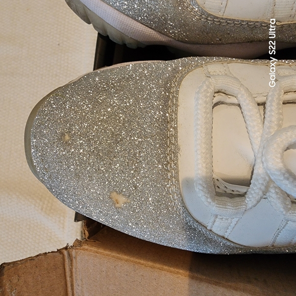 Air Jordan 11 Retro White and Silver Sneakers with Glitter Accents - Picture 5 of 11